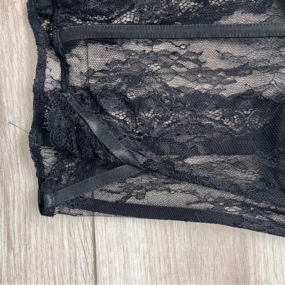 Elegant Black Lace Bustier - Picture 6 of 9